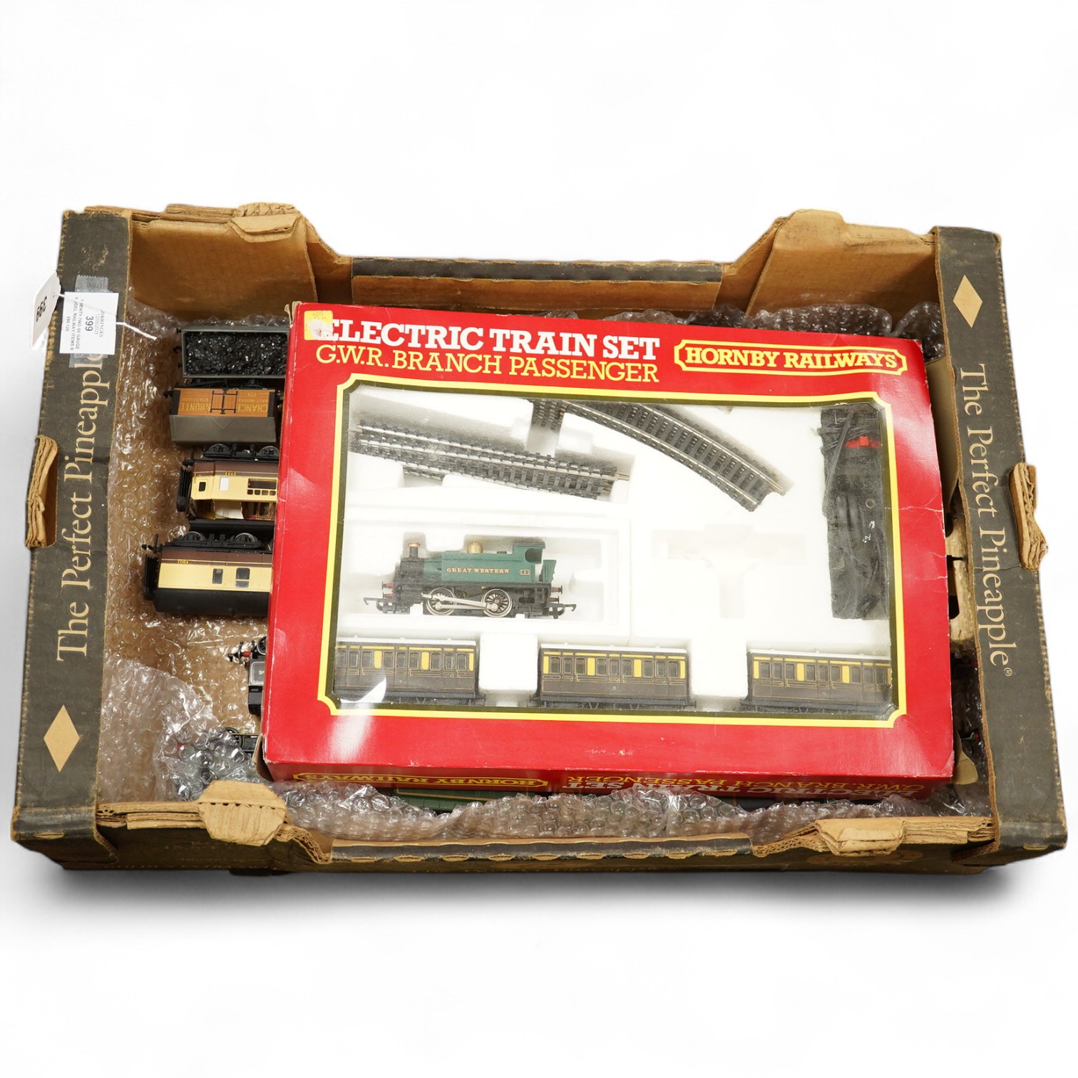 Twenty-two 00 gauge model railway items by Hornby Dublo, etc. including five locomotives; an LMS Duchess of Atholl, a BR Standard Class 4, 80054, a kit-built GWR Class 57xx, 8729, a GWR Castle Class, Bristol Castle, an S